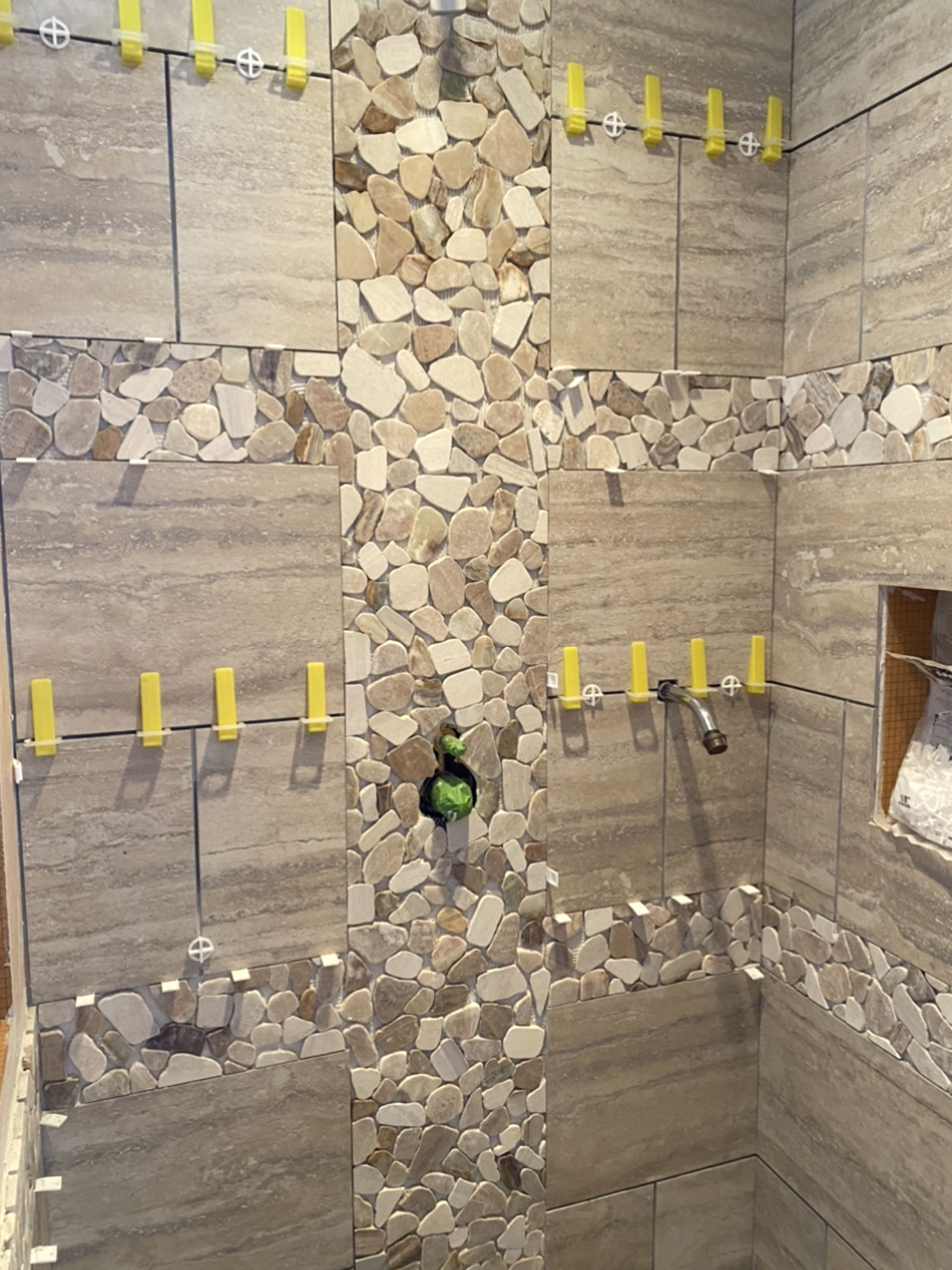 RIVERSTONE SHOWER 1920 4