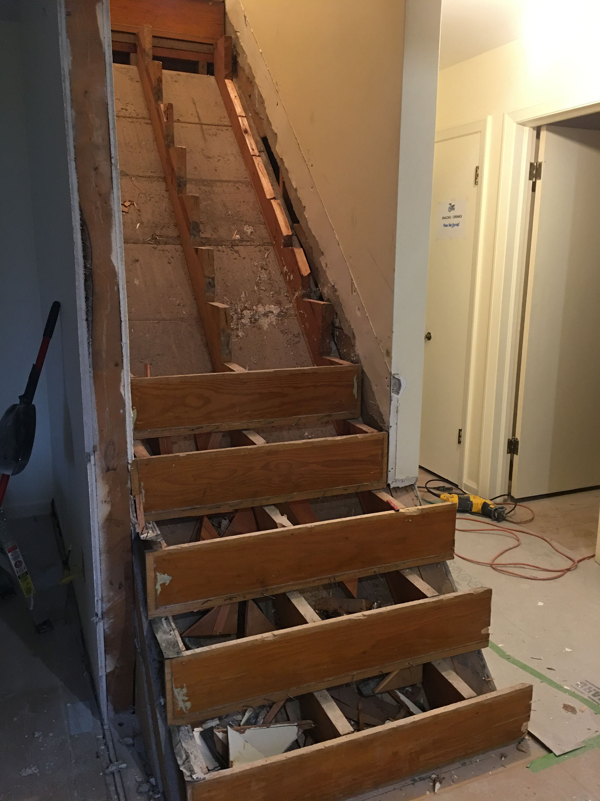 ENTRY FOYER STAIRCASE 1920 8