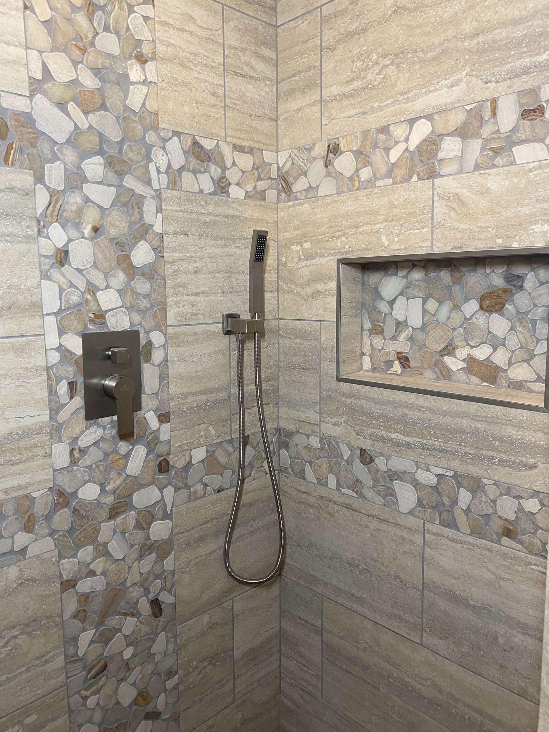 RIVERSTONE SHOWER 1920 9