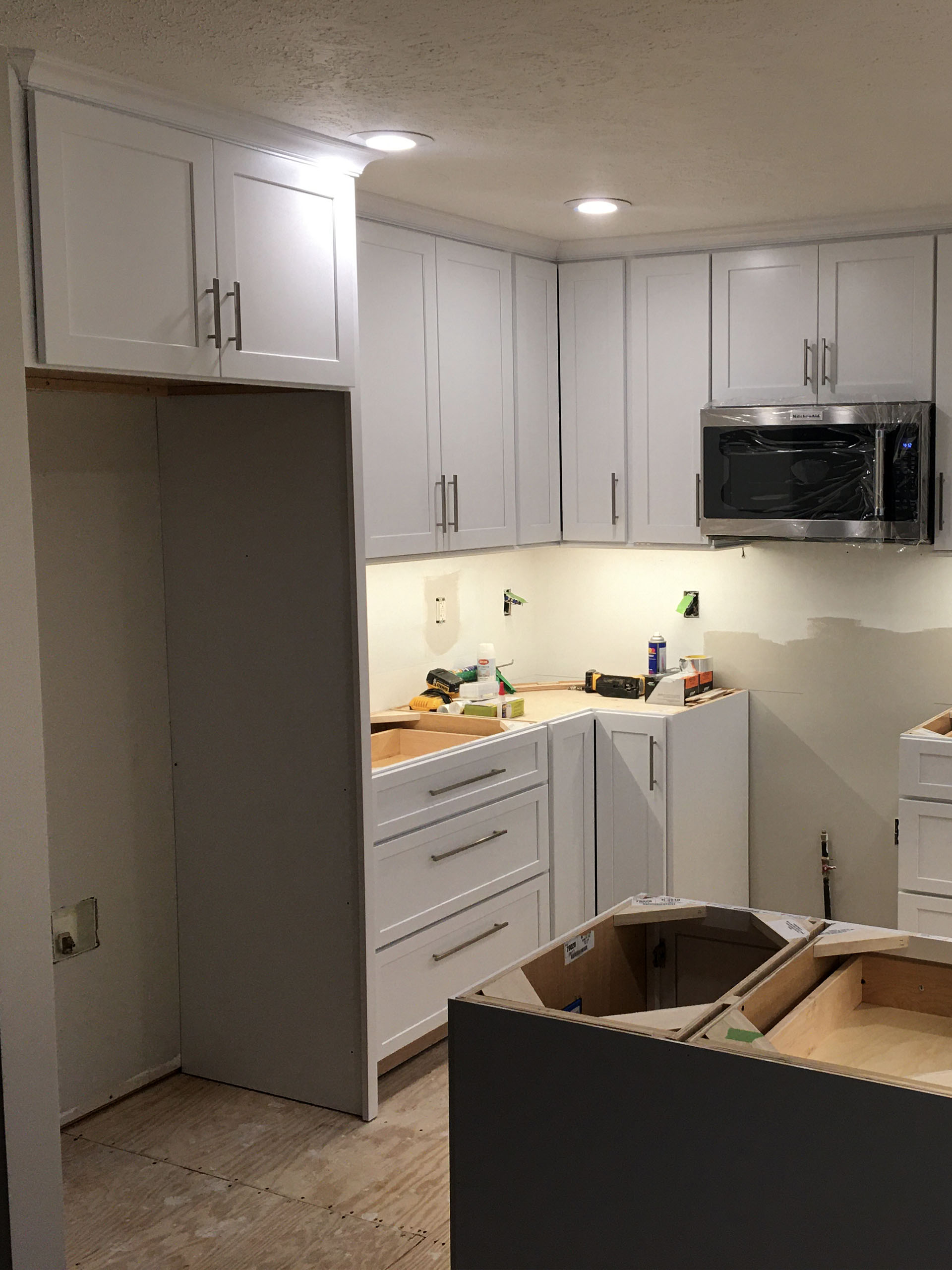 WHITE KITCHEN 1920 15