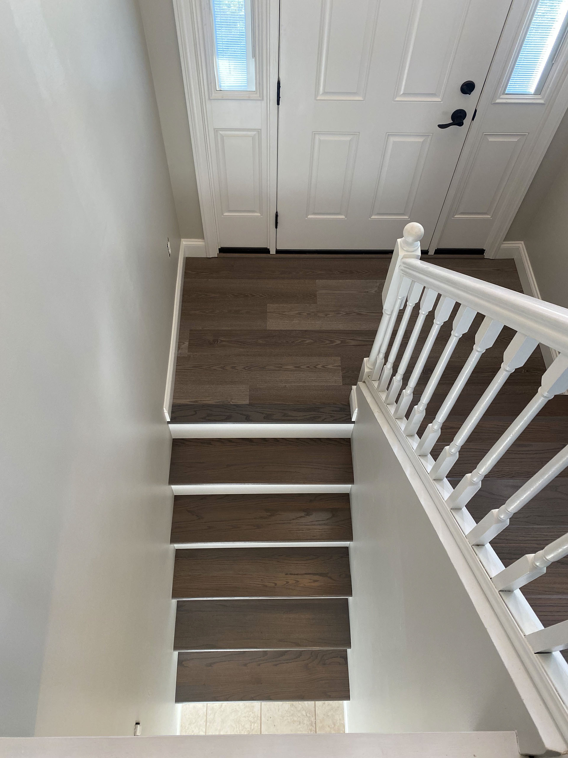 WHITE KITCHEN STAIRS 1920 53