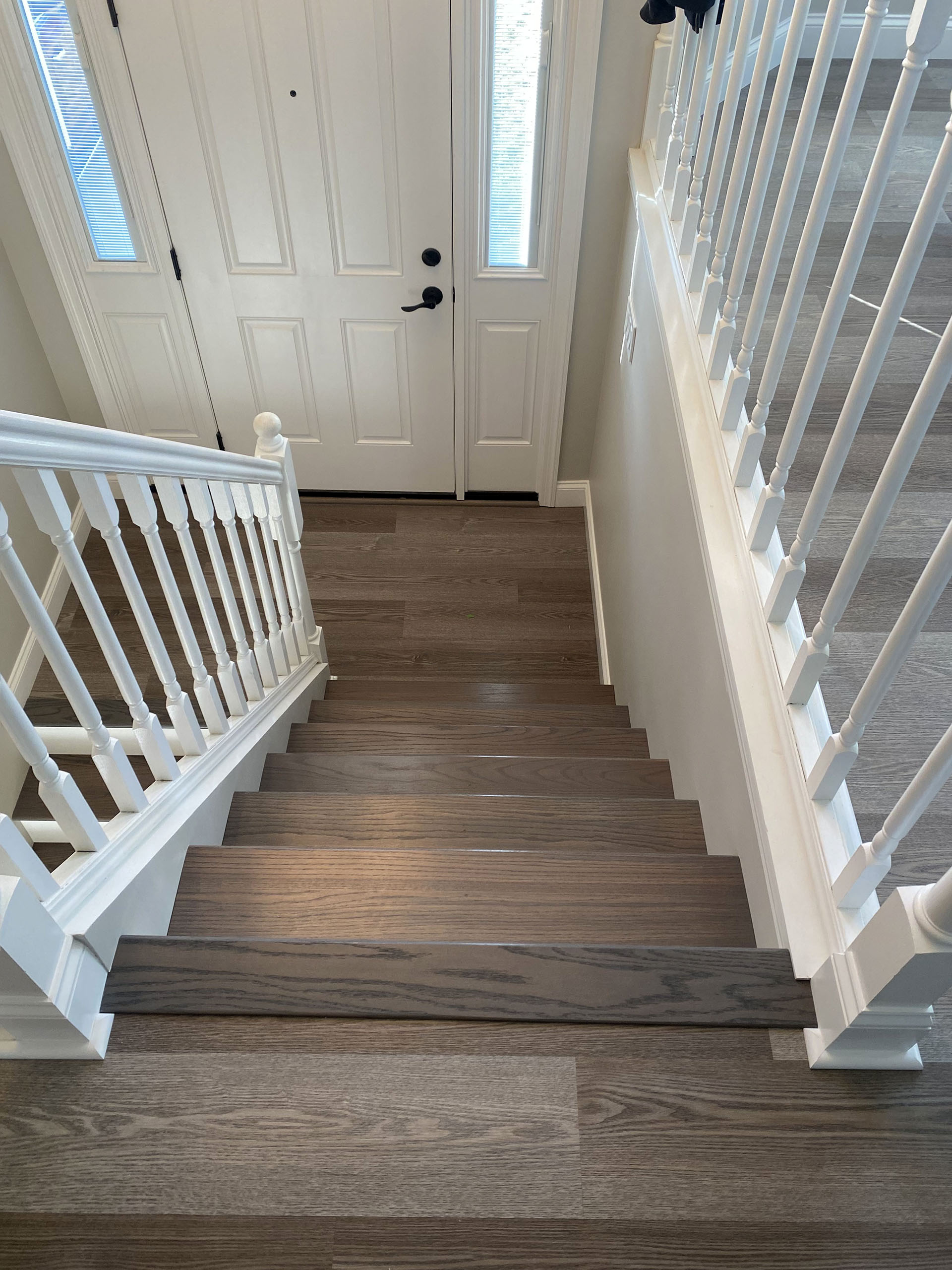 WHITE KITCHEN STAIRS 1920 54